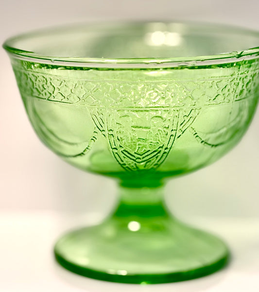 Depression Glass – Georgian Lovebirds Pattern | Berry Bowl